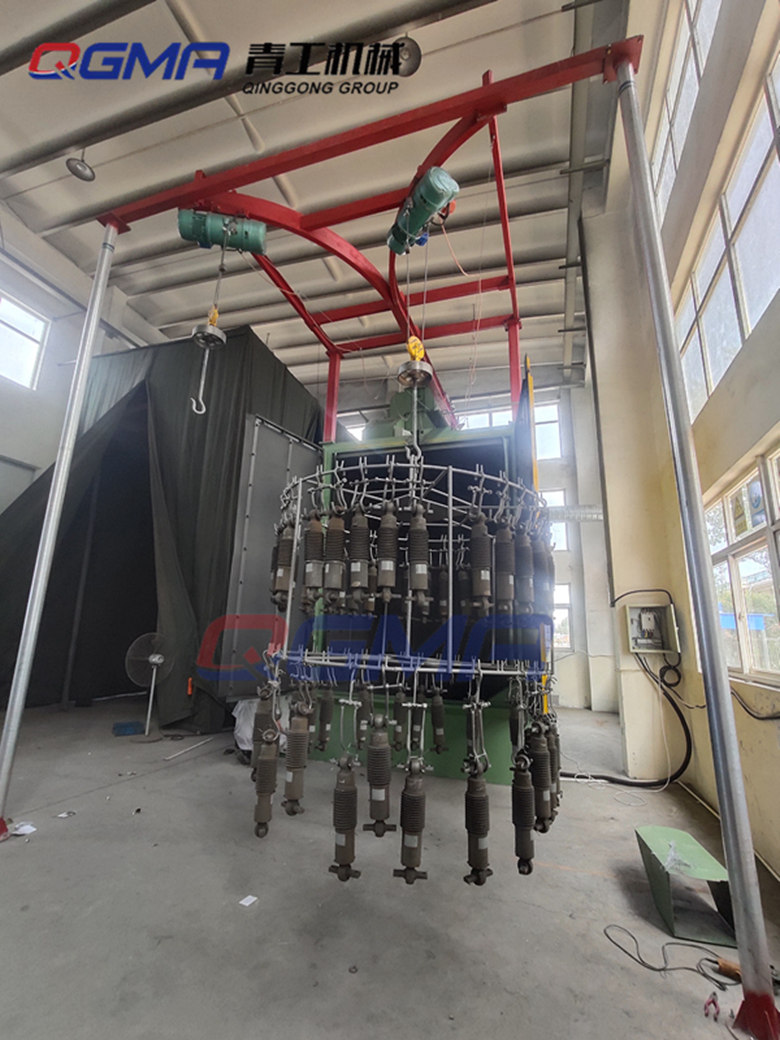 青島青工機械雙吊鉤式拋丸機助力于中國中車減震裝置拋丸清理 青島青工機械雙吊鉤式拋丸機助力于中國中車減震裝置拋丸清理